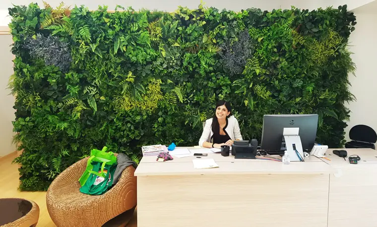 Custom-made LUX vertical garden &ndash; Company reception