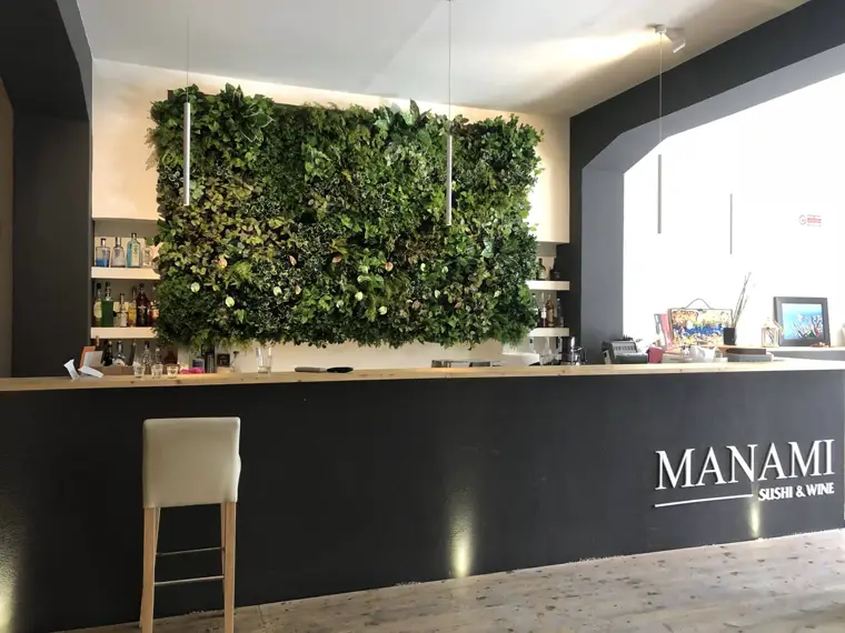 Custom-made LUX vertical garden &ndash; Sushi bar